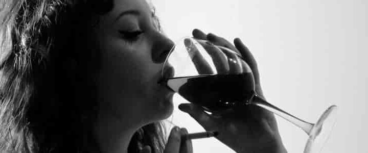 Hvordan smaker du vin featured