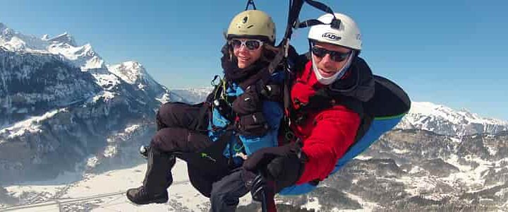 Paragliding tandem – illustration
