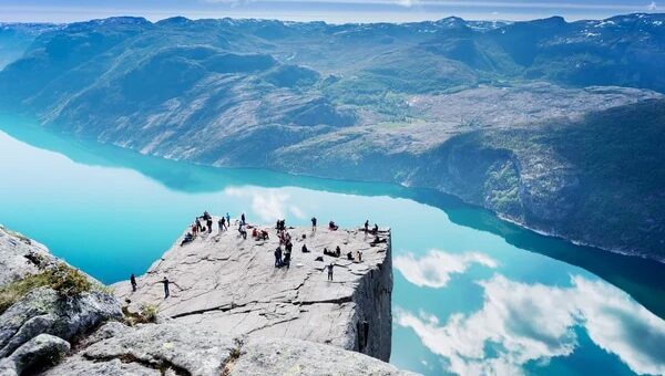 Fjordopplevelse i lysefjorden? – illustration